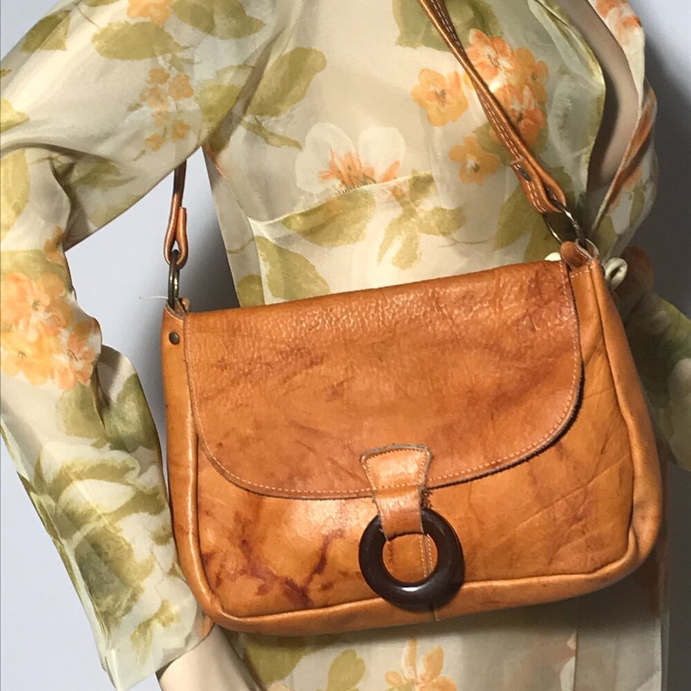 1970s Soft Leather Shoulder Hobo Handbag Flap Closure Circle Accent